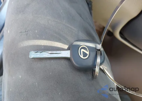 2005 Lexus Rx 330 z USA, uszkodzony, nr VIN 2T2GA31U45C035860